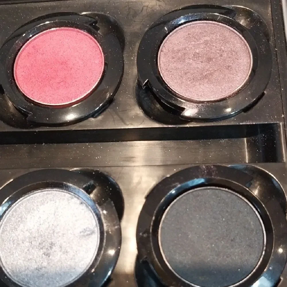 Urban Decay Vibrant Color Palette. 